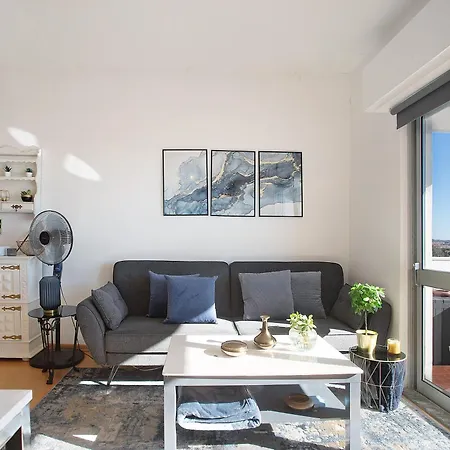 Apartment 16th View By The *